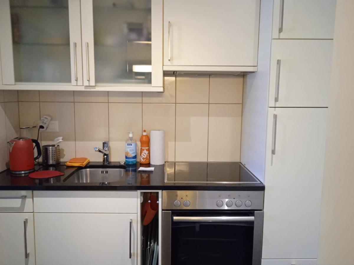 Appartement Studio Flat In The Heart Of Zug, Ideal For Solo Travellers Extérieur photo