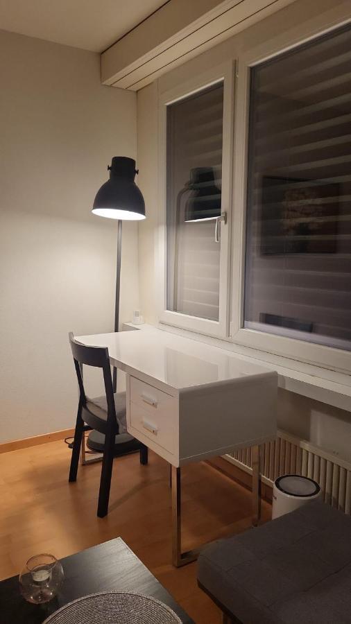 Appartement Studio Flat In The Heart Of Zug, Ideal For Solo Travellers Extérieur photo